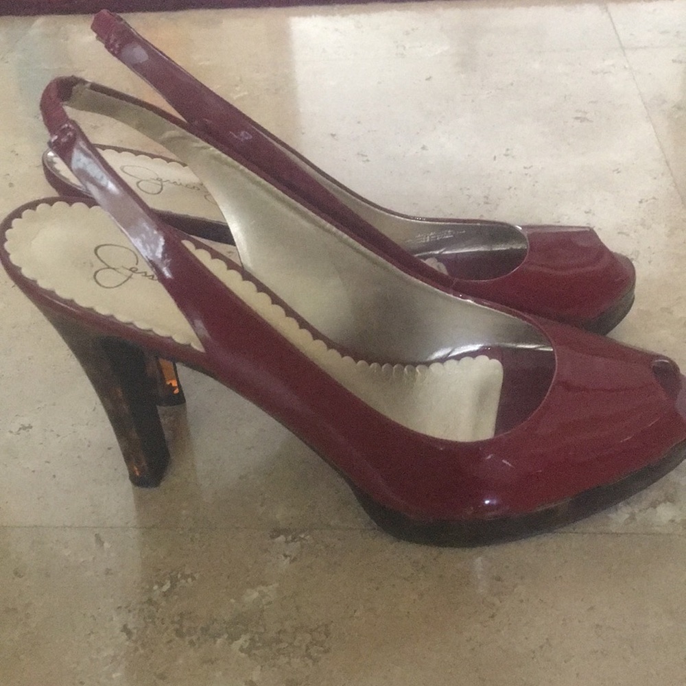 Jessica Simpson pumps